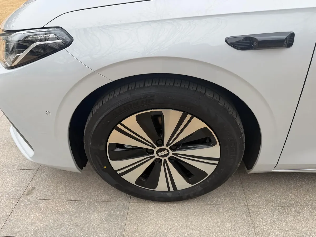 2025 Geely Galaxy A7 1.5L 112HP L4 1DHT PHEV,autocango,china used car exporter,china ev exporter,chinese used car exporter,chinese used ev exporter