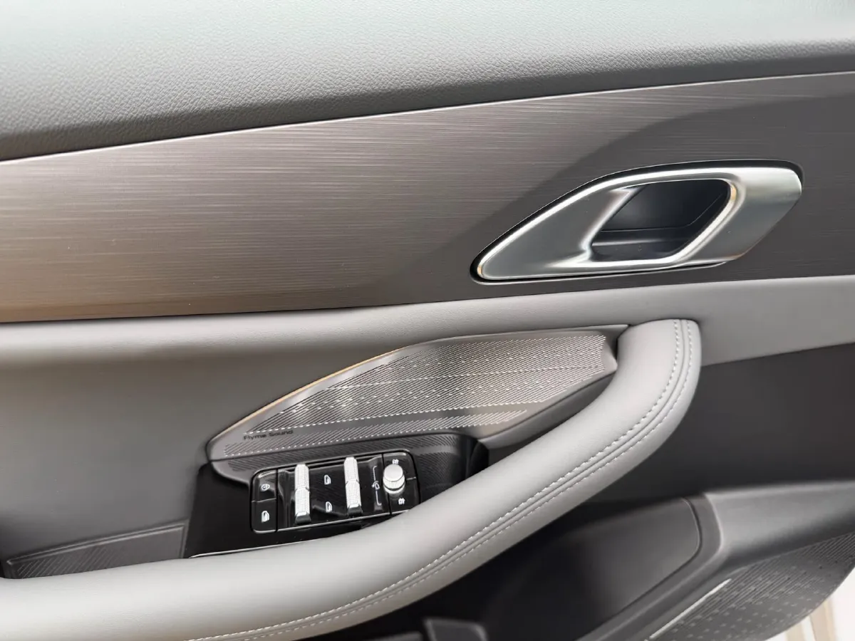 2025 Geely Galaxy A7 1.5L 112HP L4 1DHT PHEV,autocango,china used car exporter,china ev exporter,chinese used car exporter,chinese used ev exporter