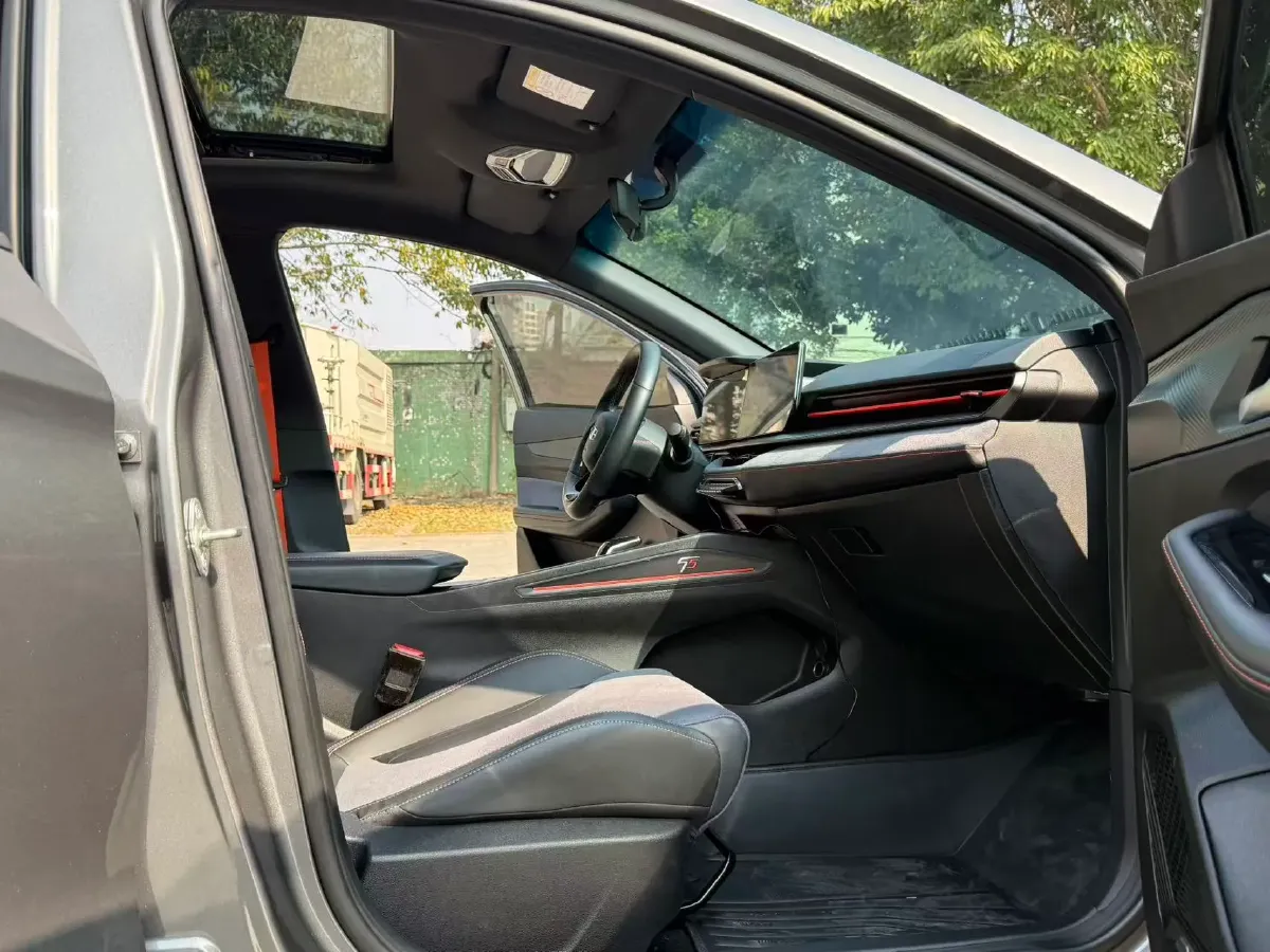 2022 Geely Binray 1.5T 181HP L4 7DCT,autocango,china used car exporter,china ev exporter,chinese used car exporter,chinese used ev exporter