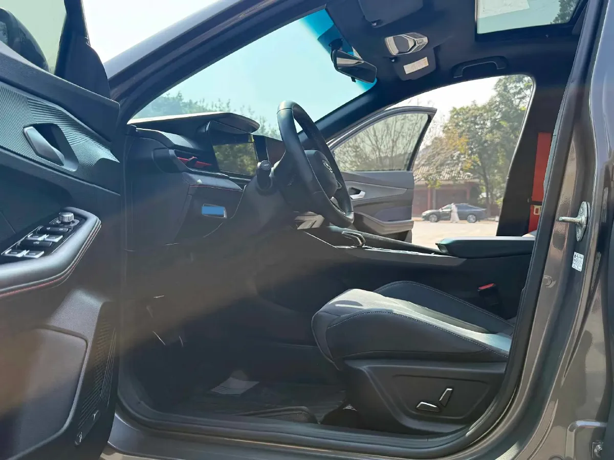 2022 Geely Binray 1.5T 181HP L4 7DCT,autocango,china used car exporter,china ev exporter,chinese used car exporter,chinese used ev exporter