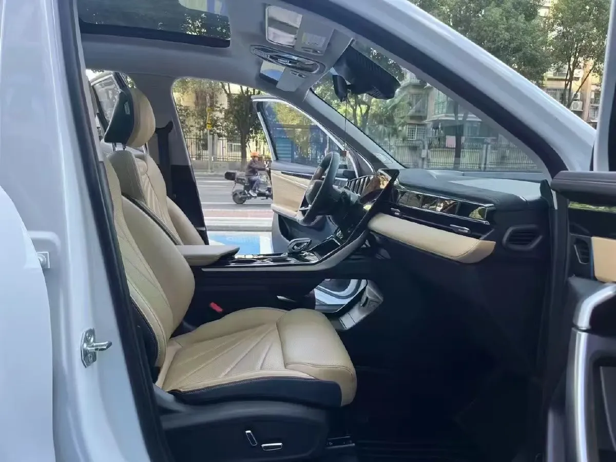 2023 Geely StarRay 2.0T 218HP L4 7DCT,autocango,china used car exporter,china ev exporter,chinese used car exporter,chinese used ev exporter