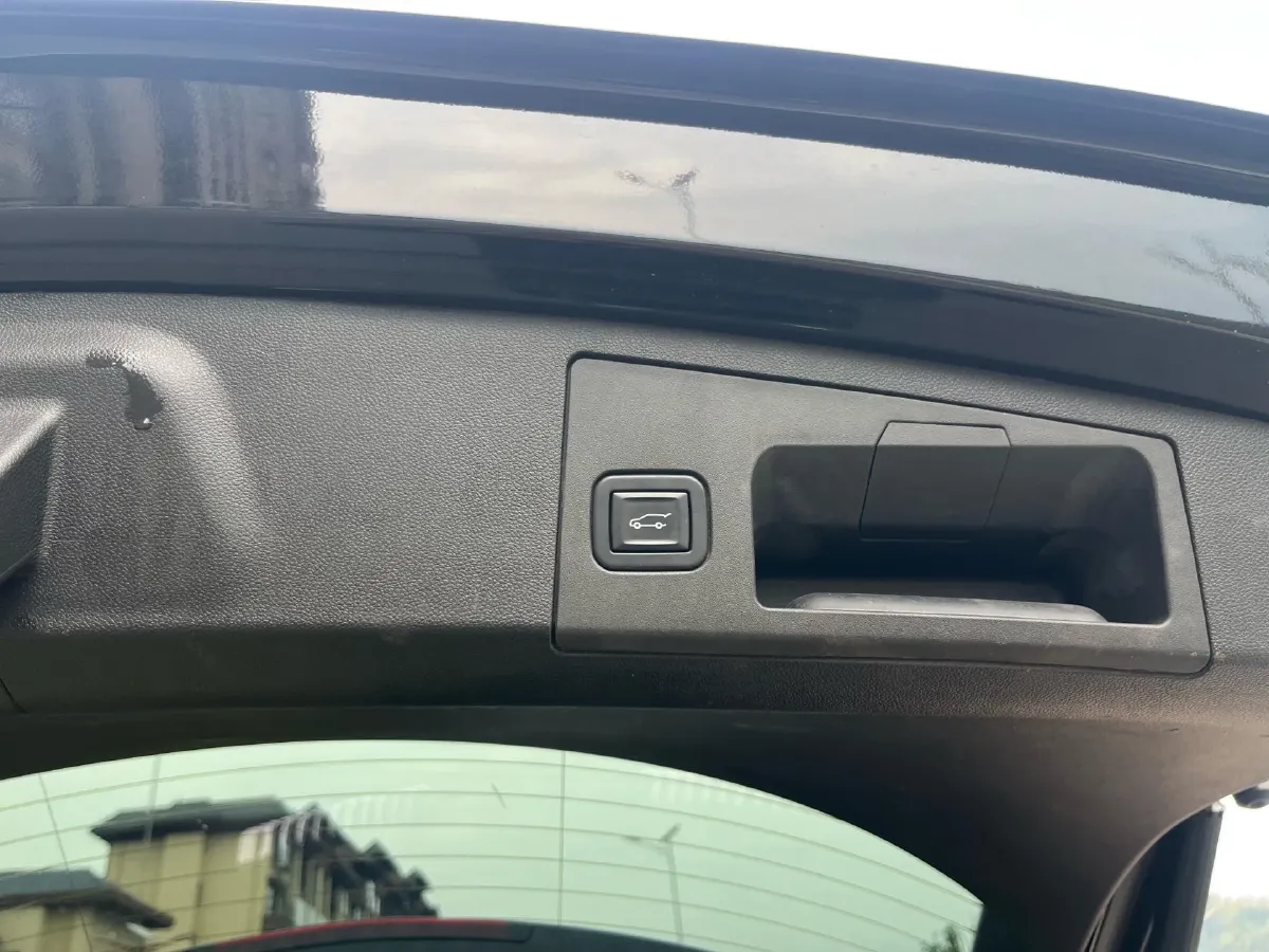 2020 Cadillac XT4 2.0T 241HP L4 9AT,autocango,china used car exporter,china ev exporter,chinese used car exporter,chinese used ev exporter