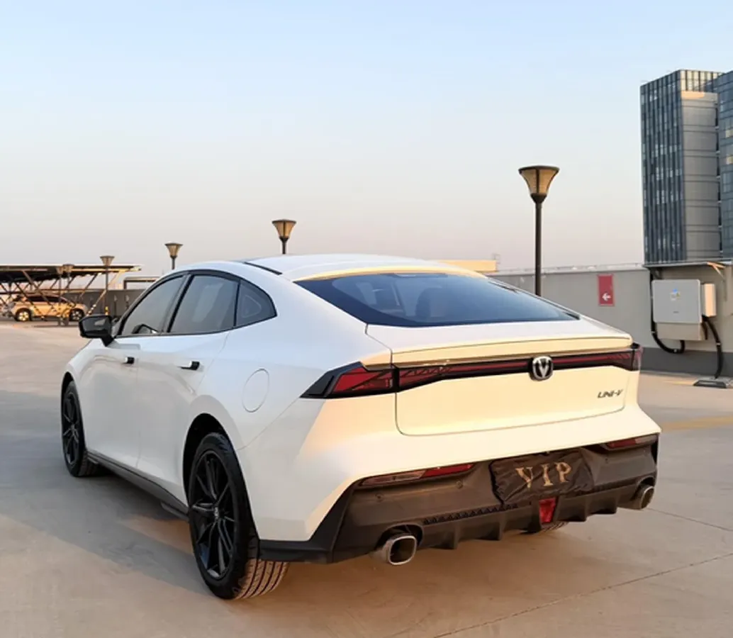 2025 ChangAn UNI-V 1.5T 192HP L4 7DCT,autocango,china used car exporter,china ev exporter,chinese used car exporter,chinese used ev exporter