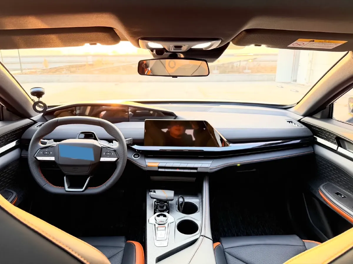 2025 ChangAn UNI-V 1.5T 192HP L4 7DCT,autocango,china used car exporter,china ev exporter,chinese used car exporter,chinese used ev exporter