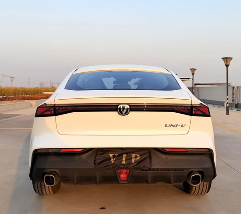 2025 ChangAn UNI-V 1.5T 192HP L4 7DCT,autocango,china used car exporter,china ev exporter,chinese used car exporter,chinese used ev exporter