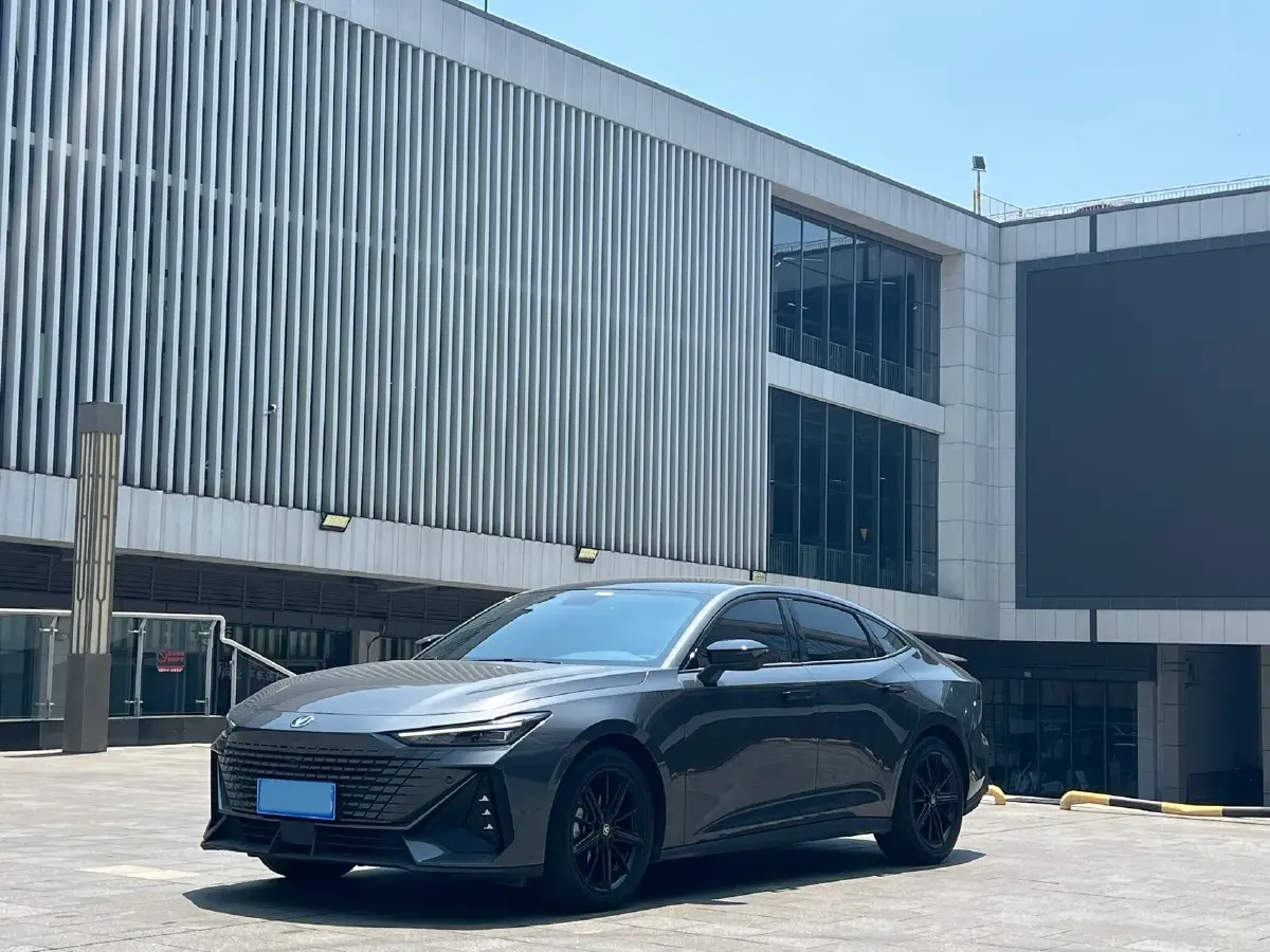 2022 ChangAn UNI-V 1.5T 188HP L4 7DCT