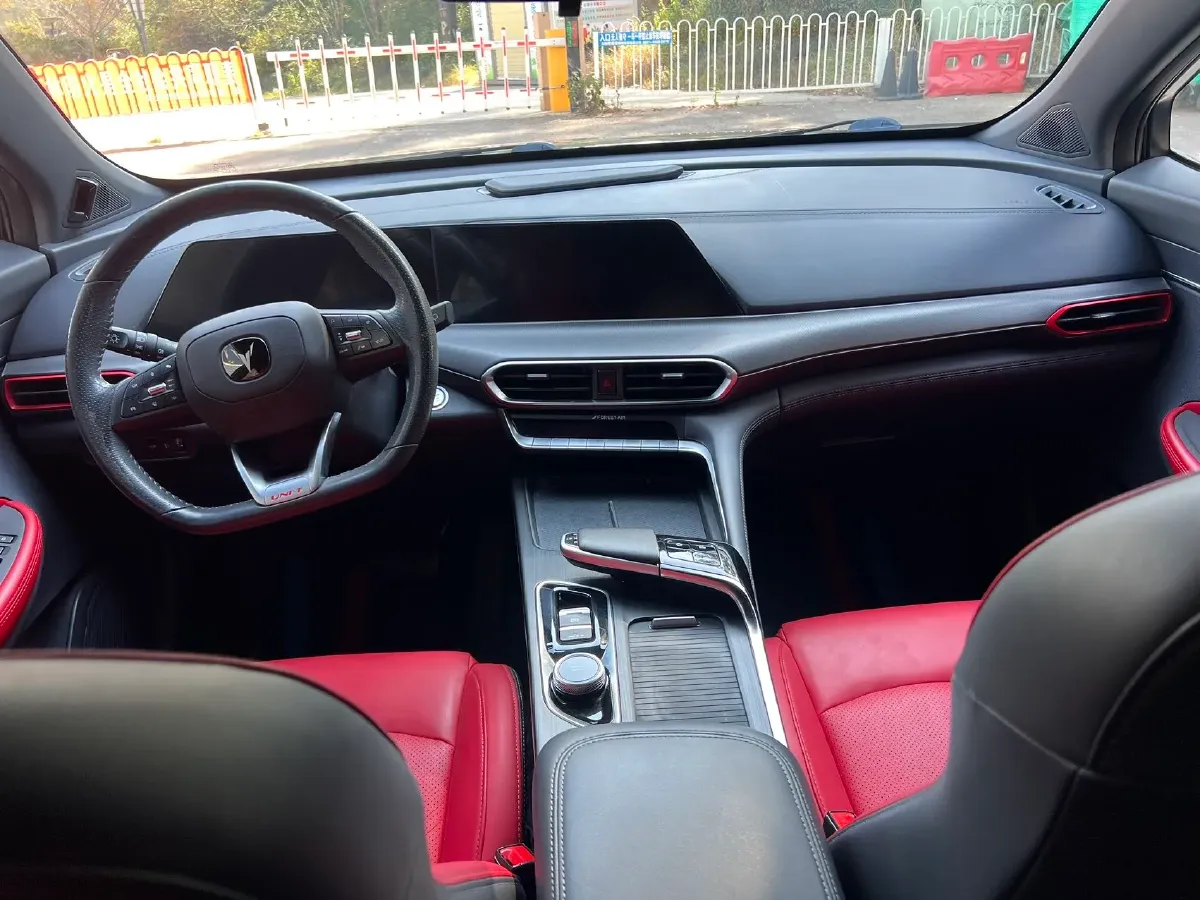 2020 ChangAn UNI-T 1.5T 180HP L4 7DCT,autocango,china used car exporter,china ev exporter,chinese used car exporter,chinese used ev exporter