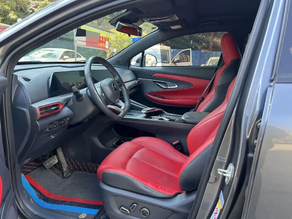 2020 ChangAn UNI-T 1.5T 180HP L4 7DCT,autocango,china used car exporter,china ev exporter,chinese used car exporter,chinese used ev exporter