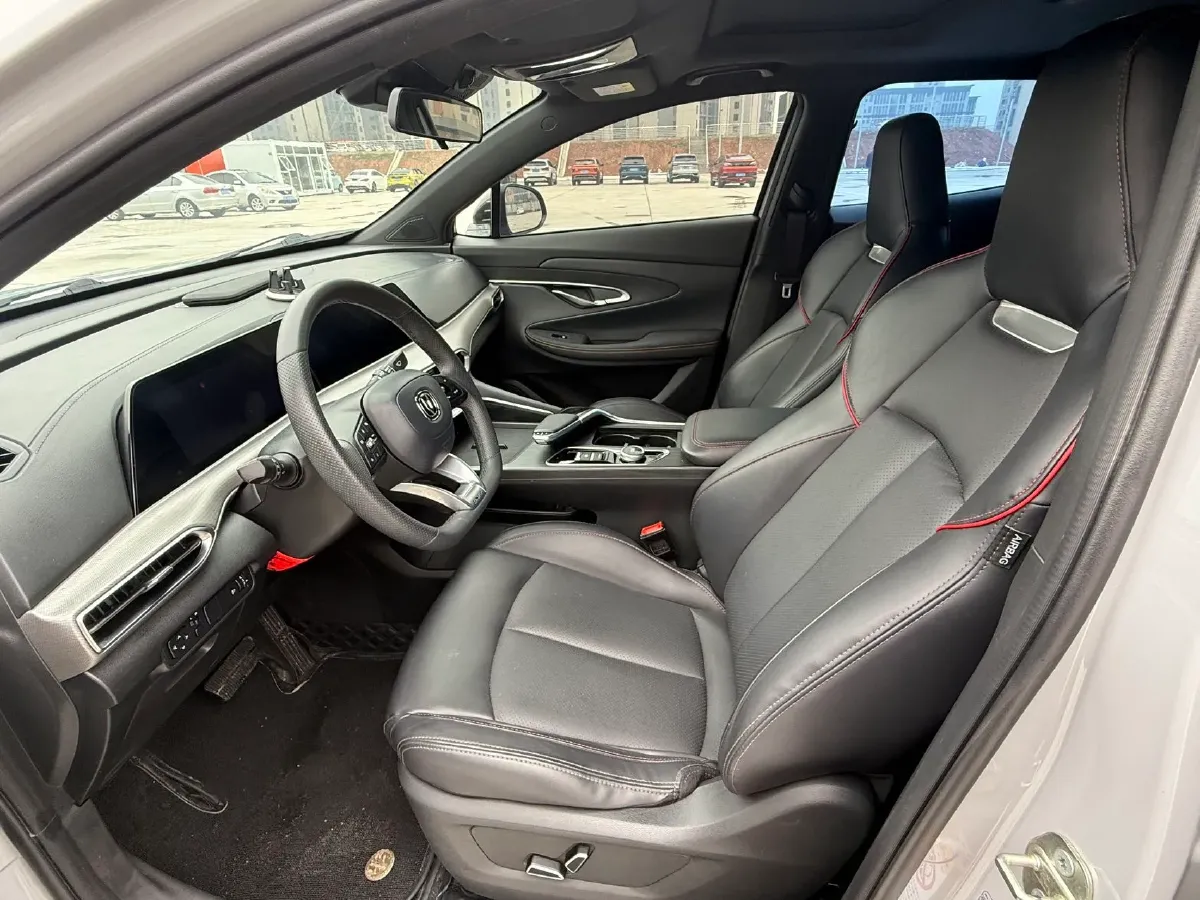 2022 ChangAn UNI-T 1.5T 188HP L4 7DCT,autocango,china used car exporter,china ev exporter,chinese used car exporter,chinese used ev exporter