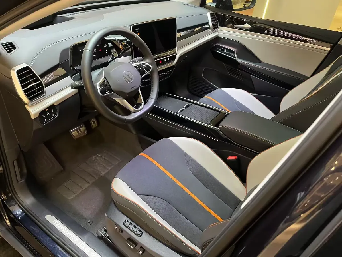 2022 Volkswagen ID.6 Crozz BEV 84.8KWH,autocango,china used car exporter,china ev exporter,chinese used car exporter,chinese used ev exporter