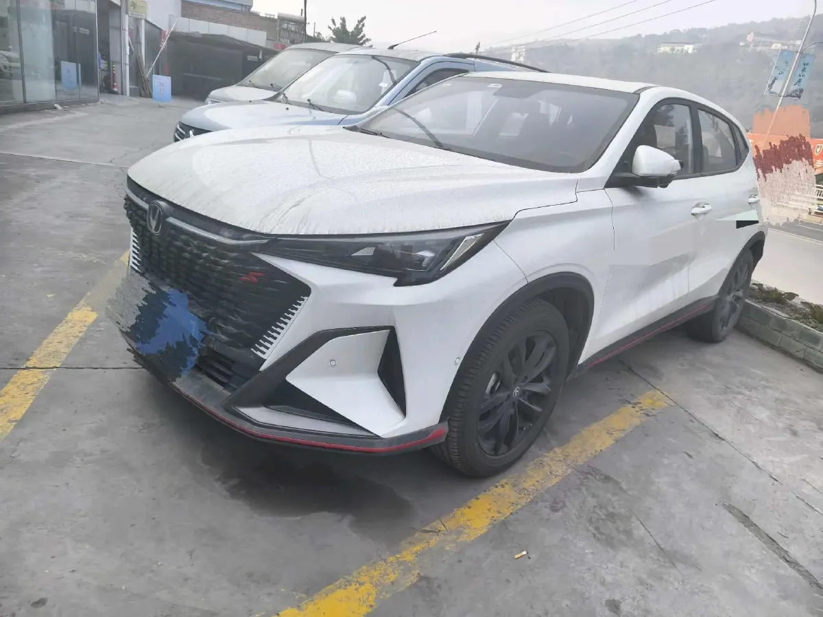 2024 ChangAn X5 PLUS 1.5T 188HP L4 7DCT,autocango,china used car exporter,china ev exporter,chinese used car exporter,chinese used ev exporter