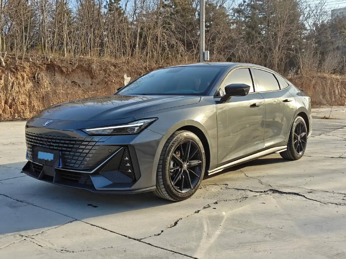 2022 ChangAn UNI-V 1.5T 188HP L4 7DCT