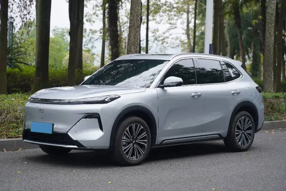 2025 BYD Sea Lion 05 DM-i 1.5L 101HP L4 E-CVT PHEV 18.3KWH