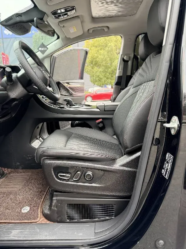 2024 GAC Trumpchi M8 2.0T 190HP L4 2DHT Hybrid,autocango,china used car exporter,china ev exporter,chinese used car exporter,chinese used ev exporter