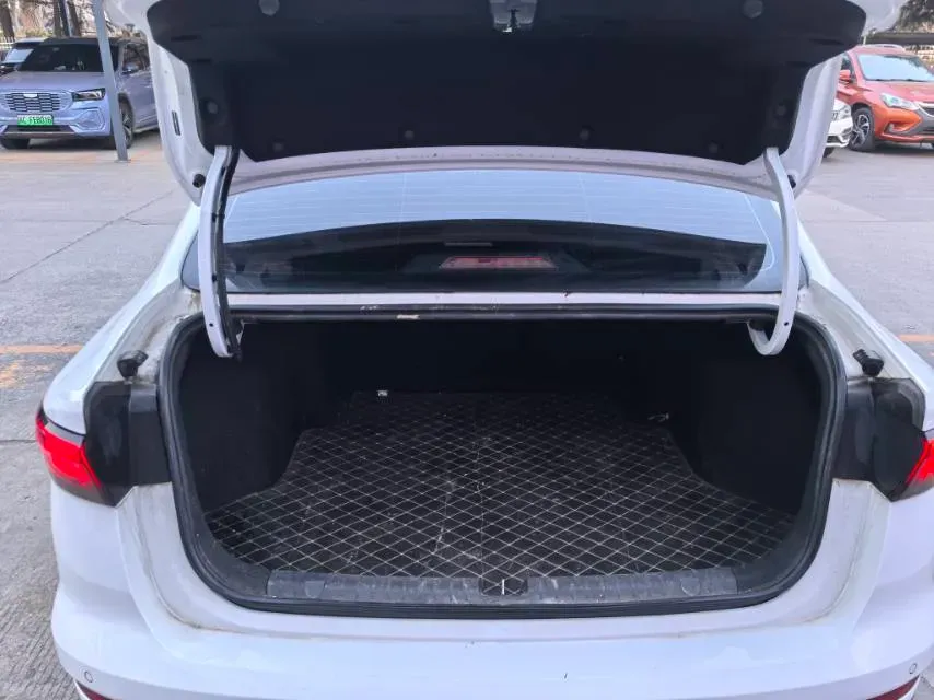 2022 Geely Emgrand 1.5L 114HP L4 CVT,autocango,china used car exporter,china ev exporter,chinese used car exporter,chinese used ev exporter