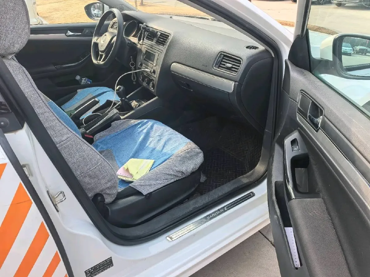 2018 JinBei Grace 2.4L 156HP L4 5MT,autocango,china used car exporter,china ev exporter,chinese used car exporter,chinese used ev exporter