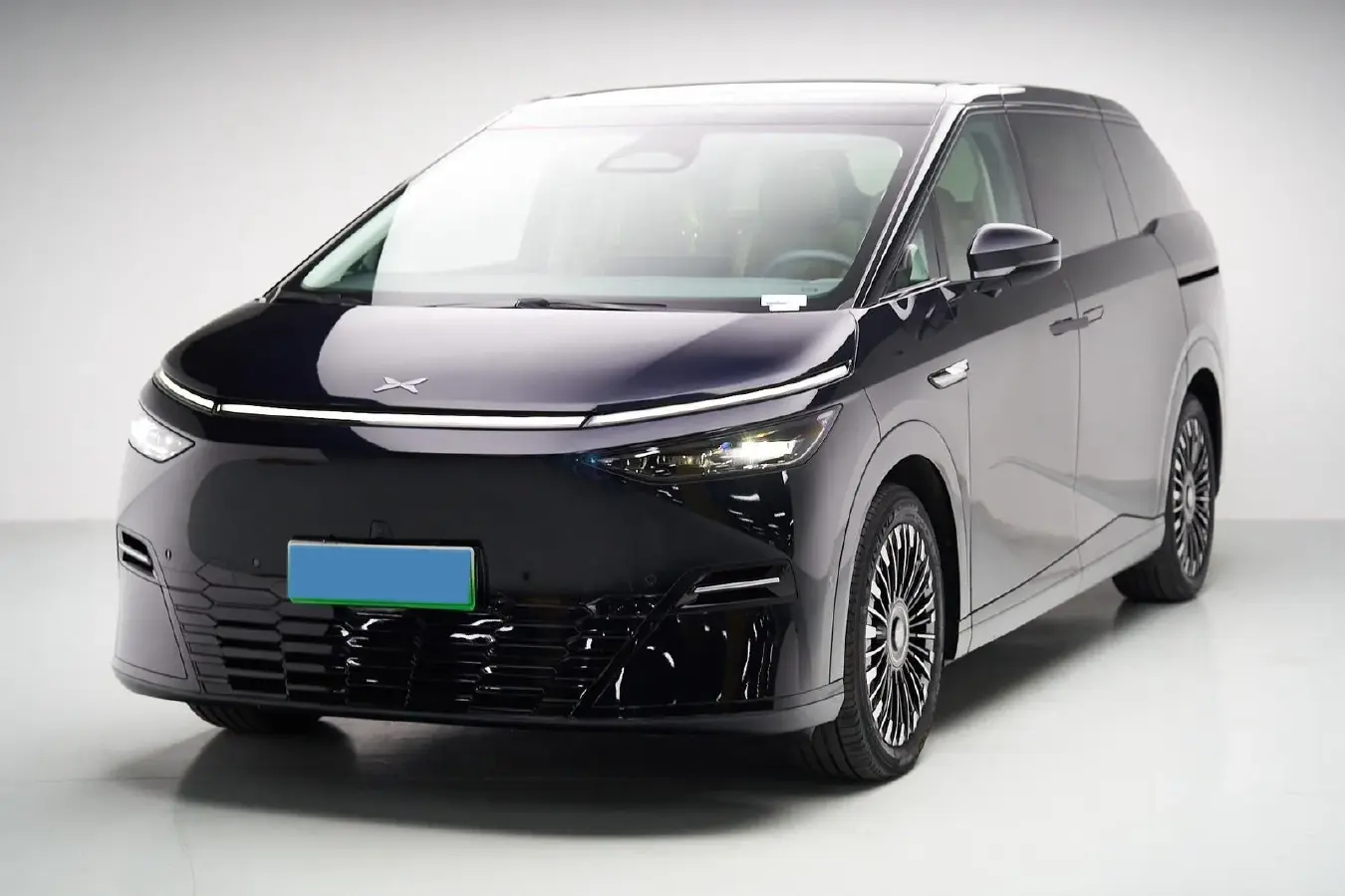 2025 Xpeng X9 BEV
