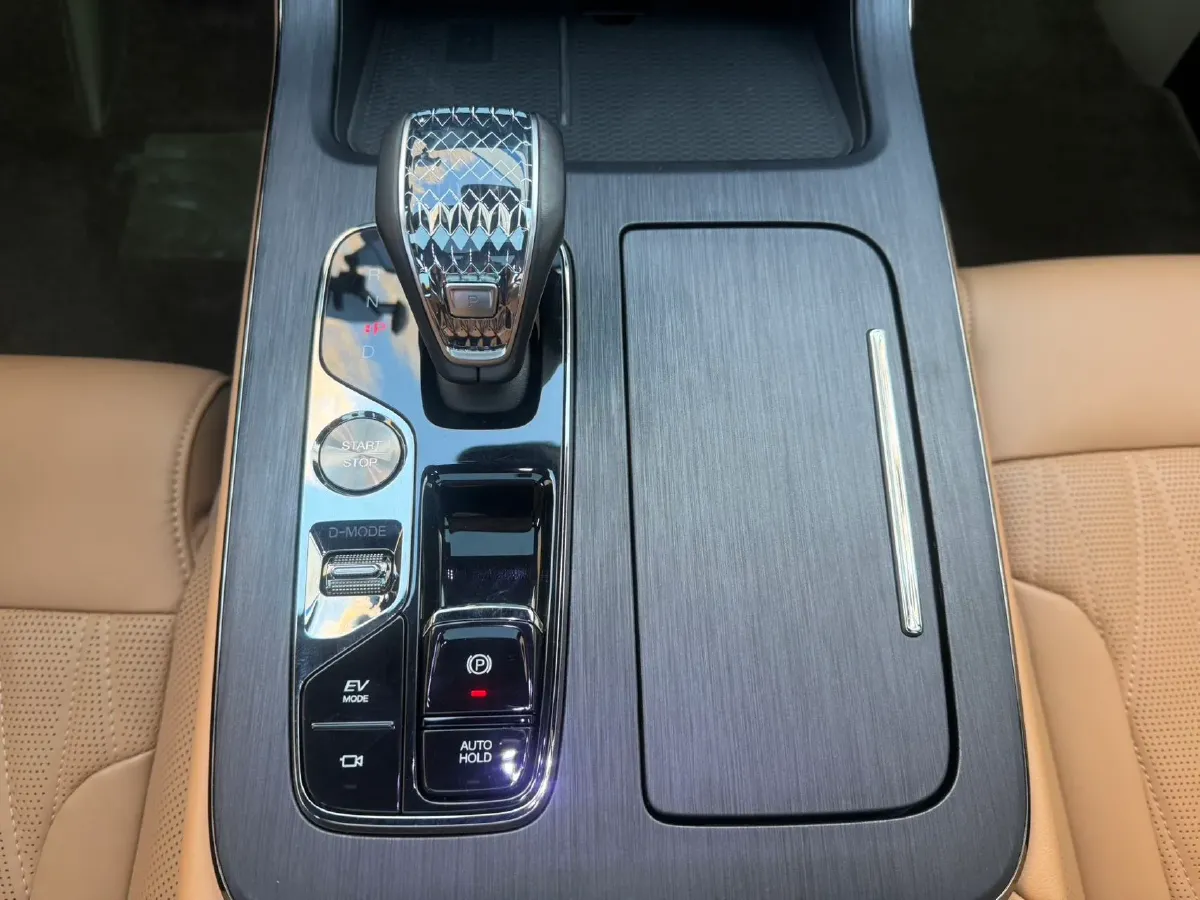 2024 GAC Trumpchi GS8 2.0T 190HP L4 E-CVT Hybrid,autocango,china used car exporter,china ev exporter,chinese used car exporter,chinese used ev exporter