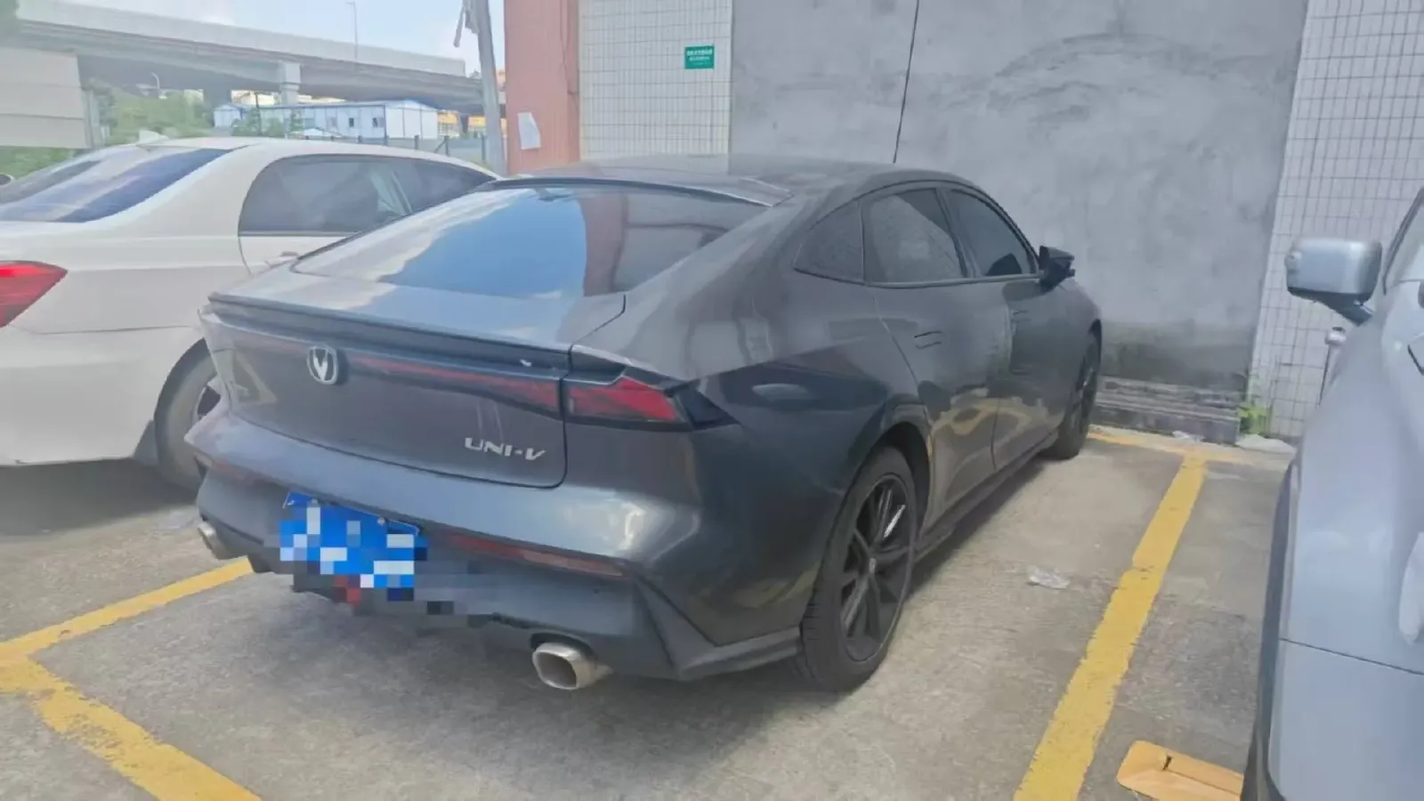 2022 ChangAn UNI-V 1.5T 188HP L4 7DCT,autocango,china used car exporter,china ev exporter,chinese used car exporter,chinese used ev exporter