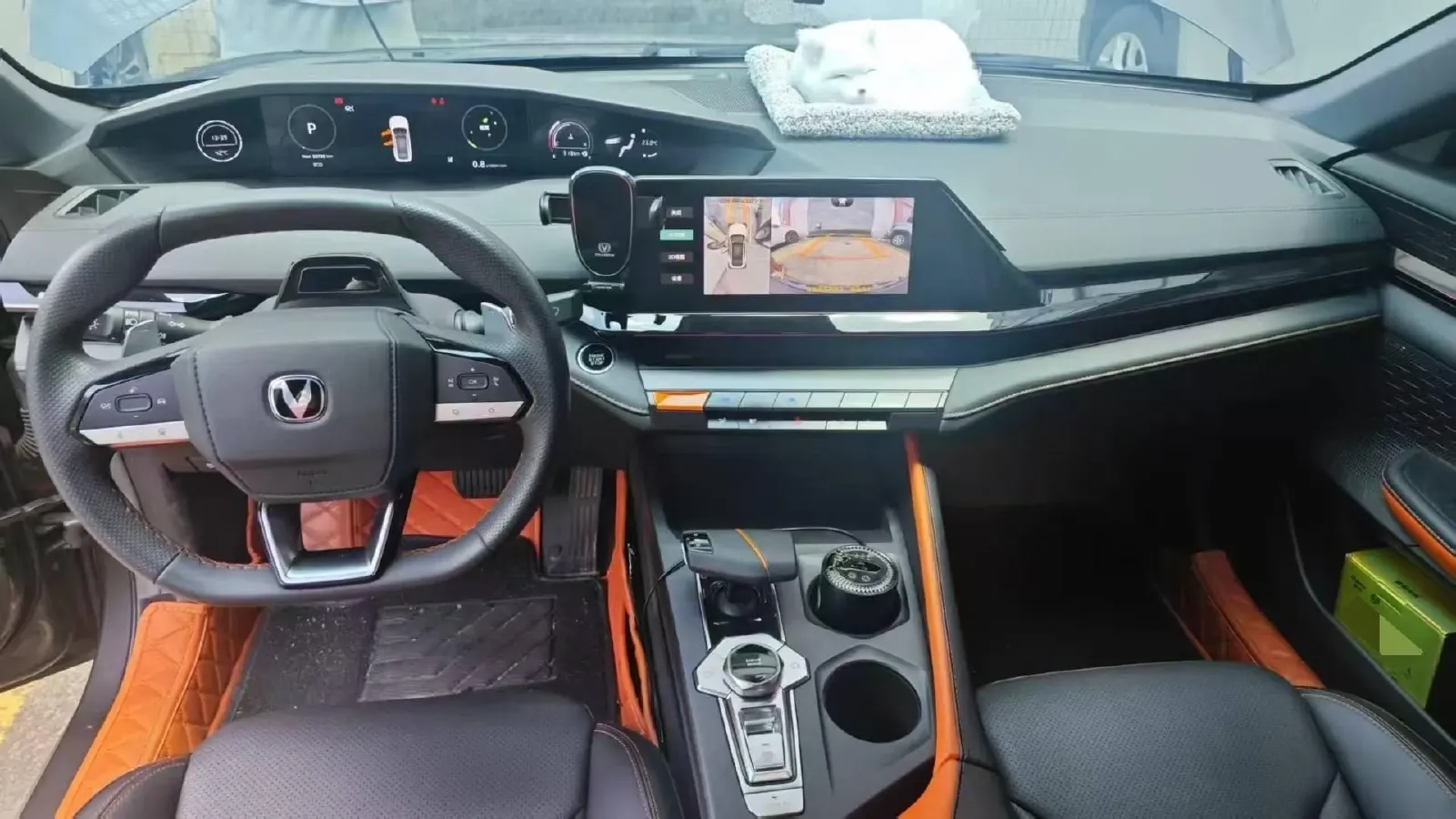 2022 ChangAn UNI-V 1.5T 188HP L4 7DCT,autocango,china used car exporter,china ev exporter,chinese used car exporter,chinese used ev exporter