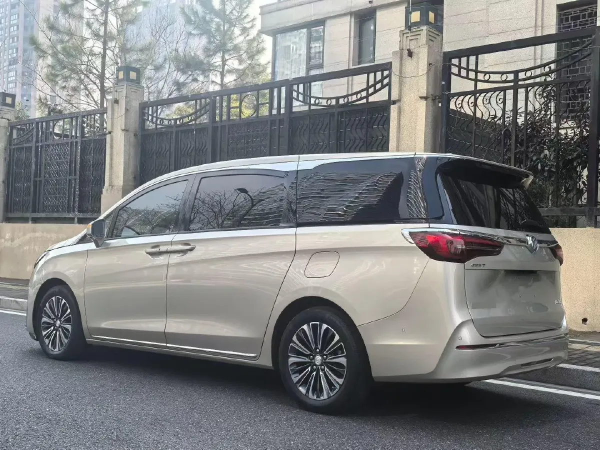 2023 Buick GL8 2.0T 237HP L4 9AT,autocango,china used car exporter,china ev exporter,chinese used car exporter,chinese used ev exporter