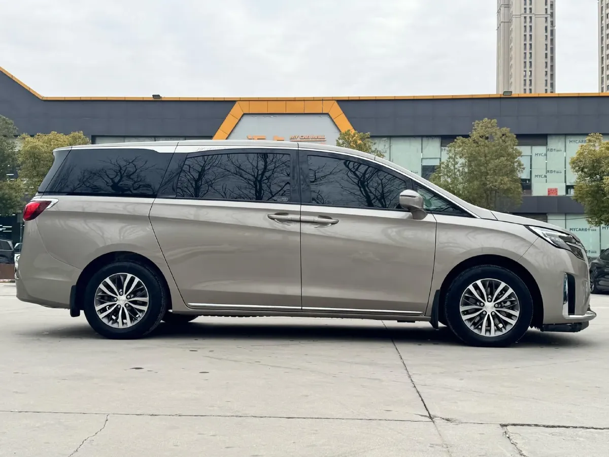 2023 Buick GL8 2.0T 237HP L4 9AT,autocango,china used car exporter,china ev exporter,chinese used car exporter,chinese used ev exporter