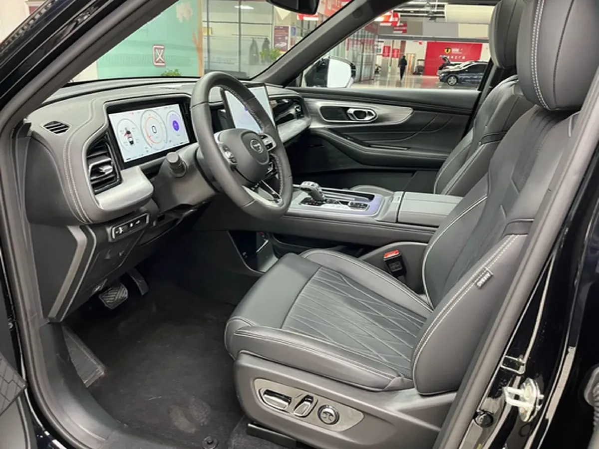 2025 GAC Trumpchi GS8 2.0T 252HP L4 8AT,autocango,china used car exporter,china ev exporter,chinese used car exporter,chinese used ev exporter