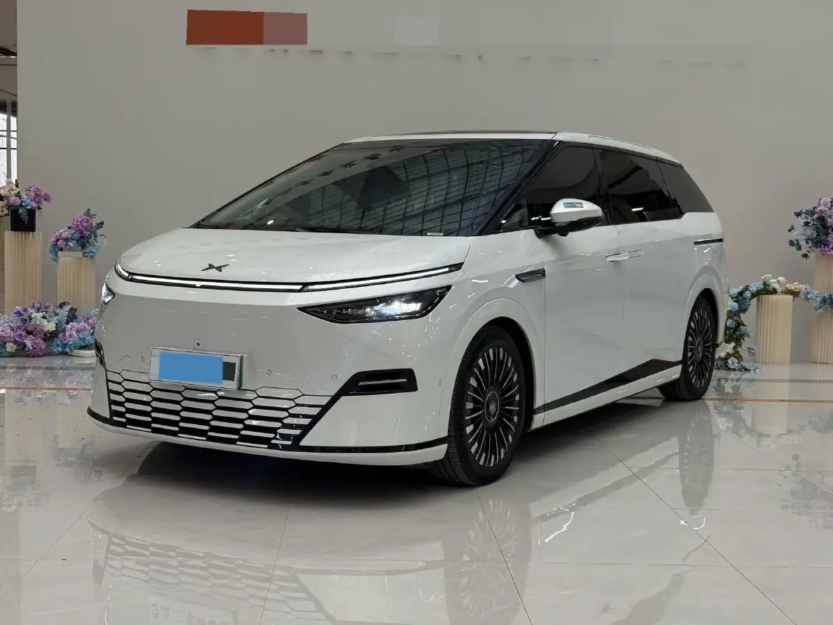 2025 Xpeng X9 BEV