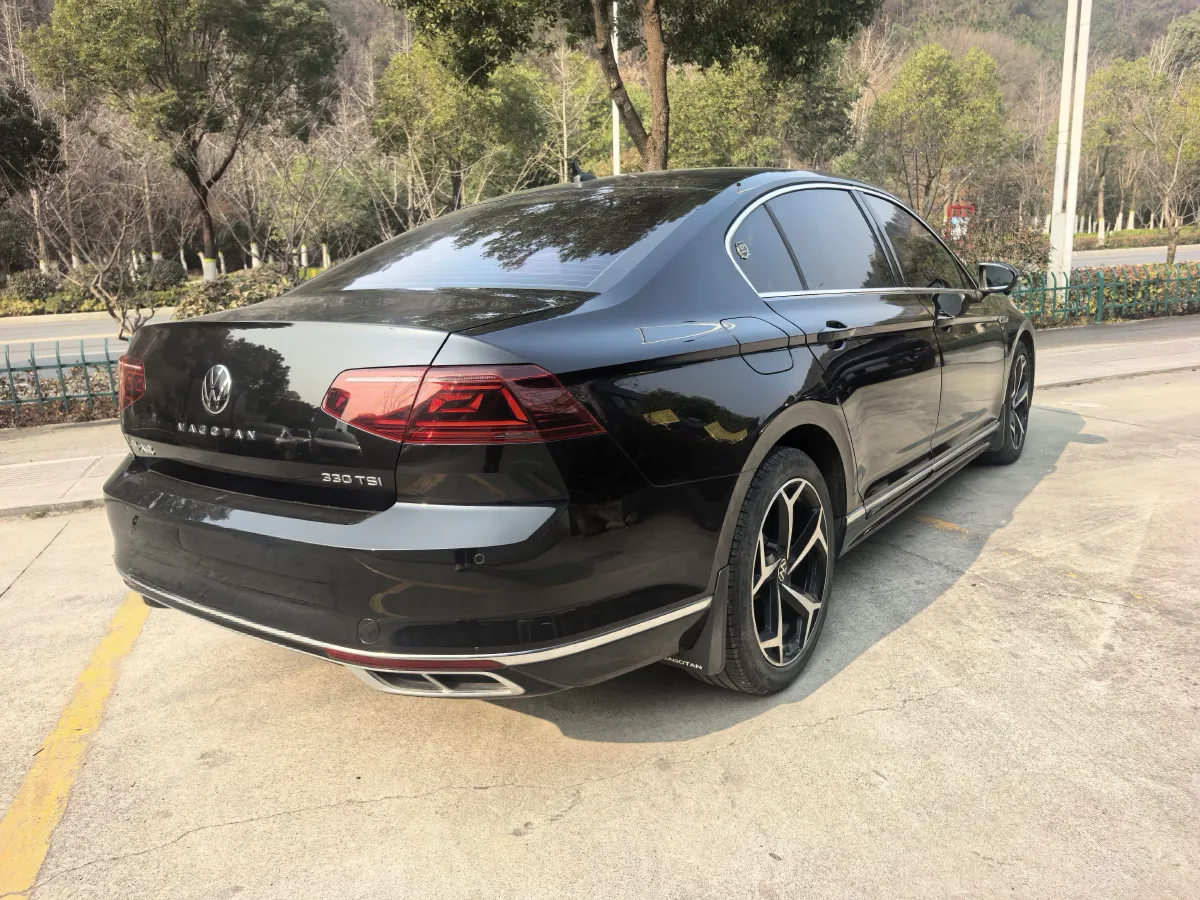 2023 Volkswagen Magotan 2.0T 186HP L4 7DCT,autocango,china used car exporter,china ev exporter,chinese used car exporter,chinese used ev exporter