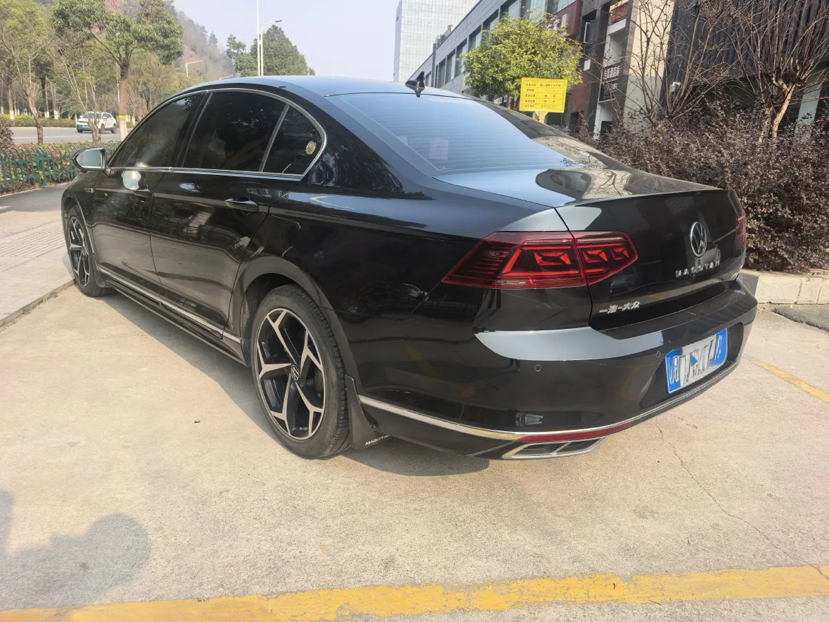 2023 Volkswagen Magotan 2.0T 186HP L4 7DCT,autocango,china used car exporter,china ev exporter,chinese used car exporter,chinese used ev exporter
