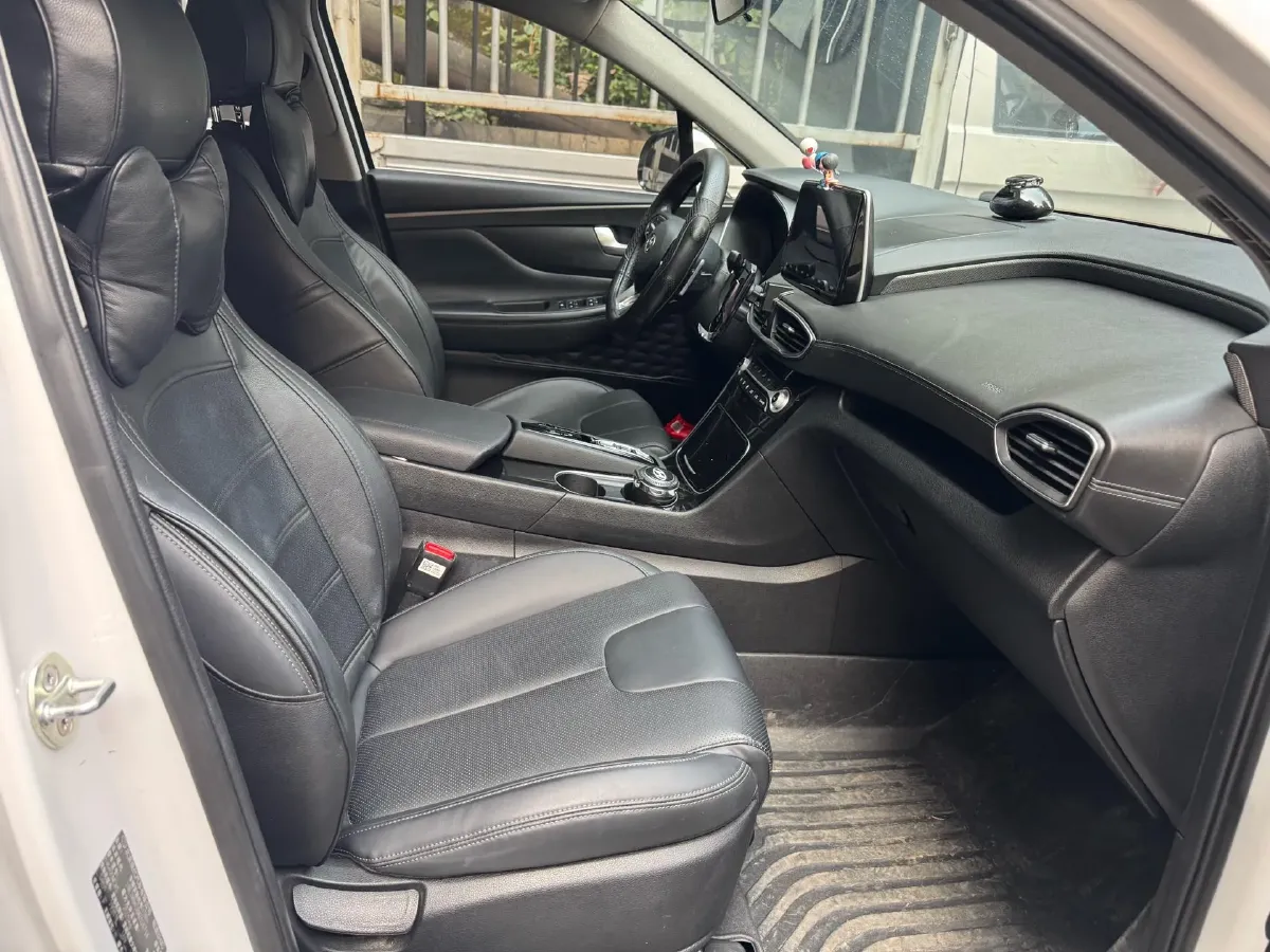 2021 Hyundai Custo 2.0T 236HP L4 8AT,autocango,china used car exporter,china ev exporter,chinese used car exporter,chinese used ev exporter