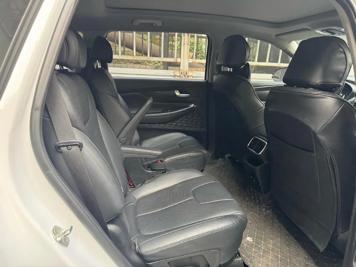 2021 Hyundai Custo 2.0T 236HP L4 8AT,autocango,china used car exporter,china ev exporter,chinese used car exporter,chinese used ev exporter