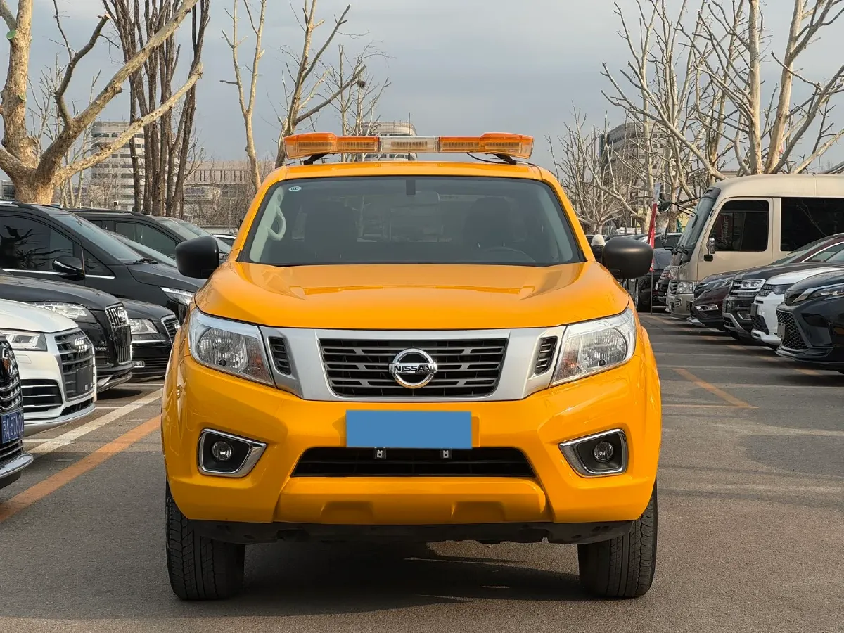 2022 Nissan Navara 2.5L 190HP L4 6MT,autocango,china used car exporter,china ev exporter,chinese used car exporter,chinese used ev exporter