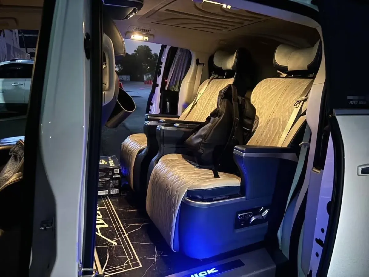 2022 Buick GL8 2.0T 237HP L4 9AT,autocango,china used car exporter,china ev exporter,chinese used car exporter,chinese used ev exporter