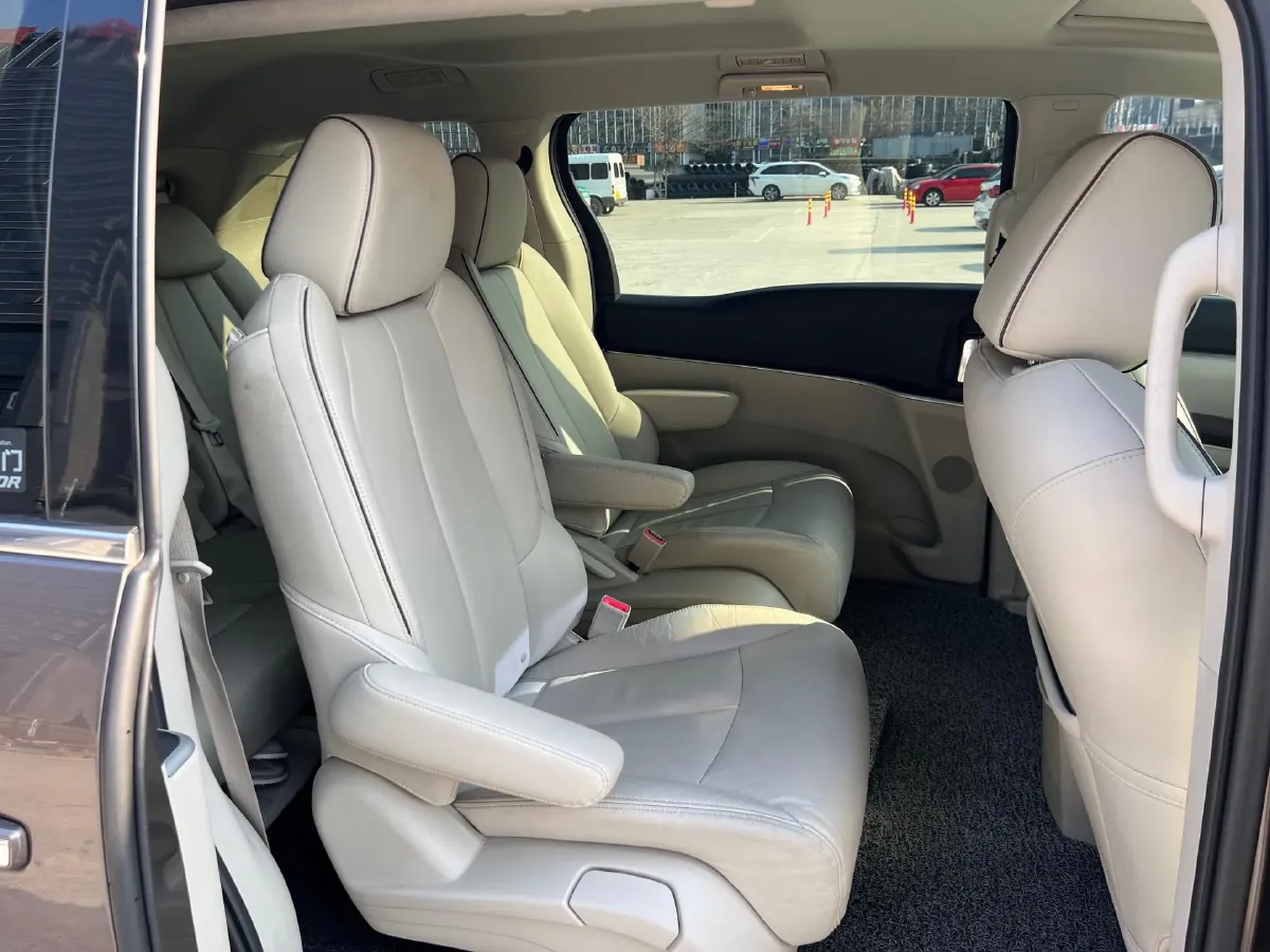 2021 Buick GL8 2.0T 237HP L4 9AT,autocango,china used car exporter,china ev exporter,chinese used car exporter,chinese used ev exporter