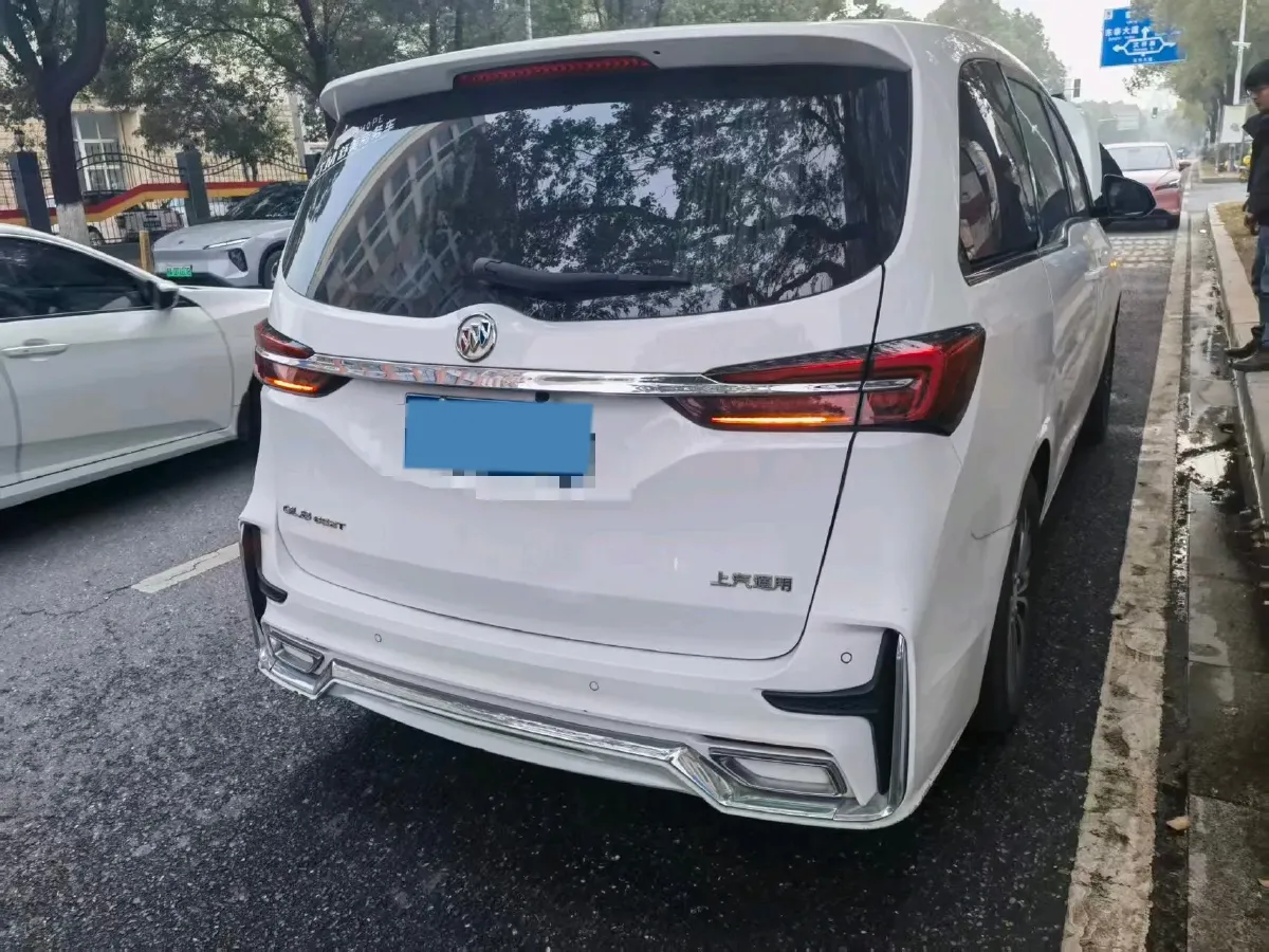 2022 Buick GL8 2.0T 237HP L4 9AT,autocango,china used car exporter,china ev exporter,chinese used car exporter,chinese used ev exporter