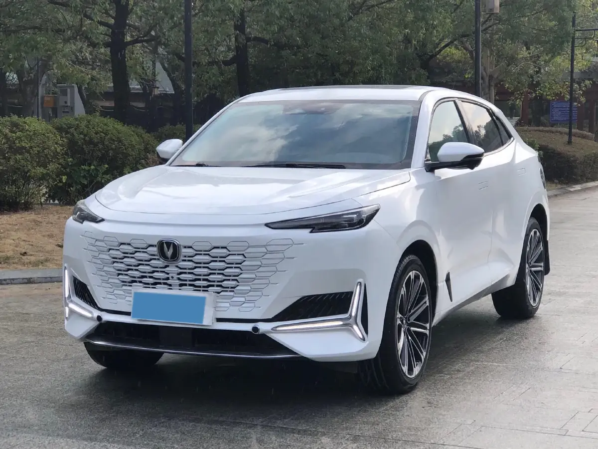 2021 ChangAn UNI-K 2.0T 233HP L4 8AT