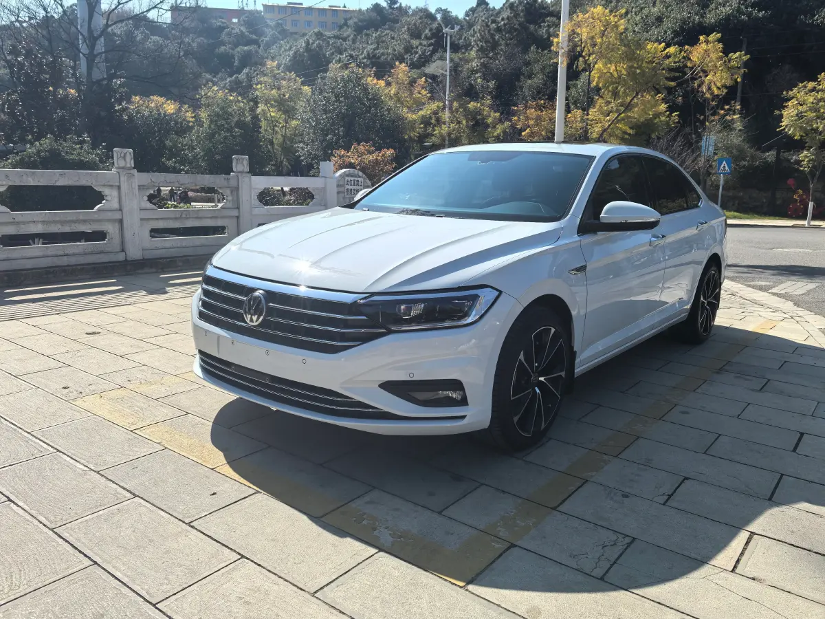 2021 Volkswagen Sagitar 1.4T 150HP L4 7DCT