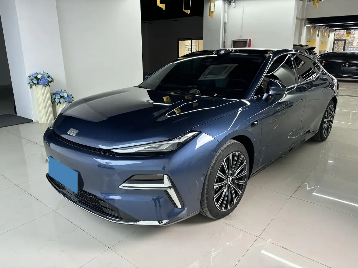 2025 Geely Galaxy Starshine 8 1.5T 163HP L4 3DHT PHEV 27.69KWH