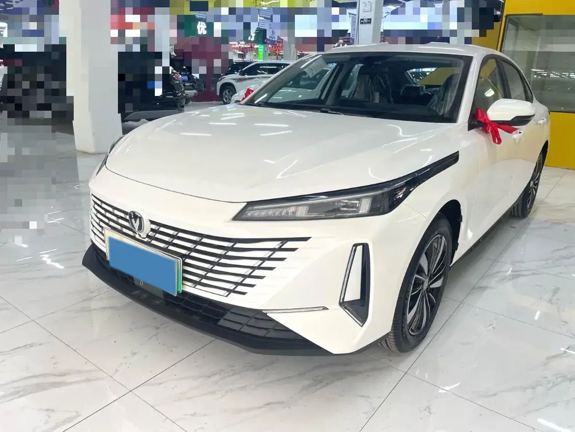 2025 ChangAn EadoPHEV 1.5L 98HP L4 E-CVT PHEV