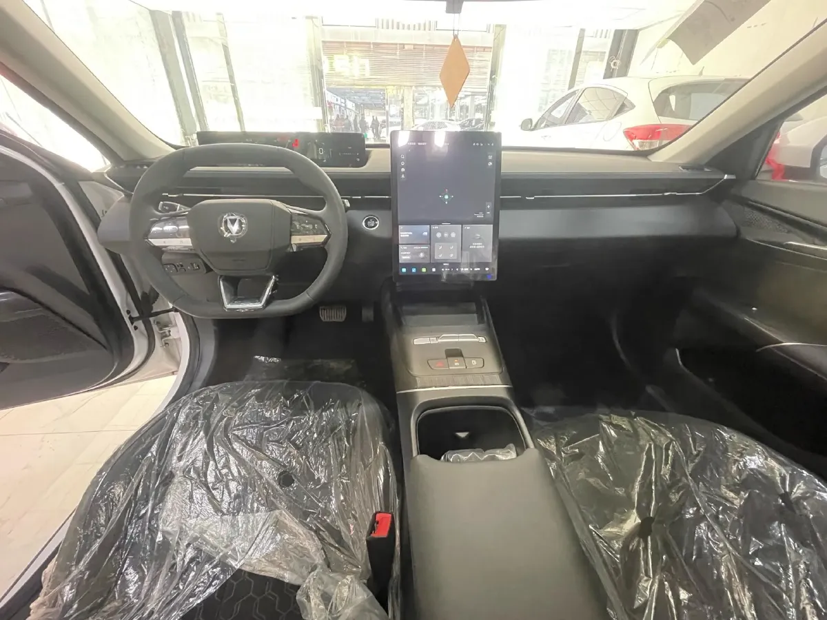 2025 ChangAn EadoPHEV 1.5L 98HP L4 E-CVT PHEV,autocango,china used car exporter,china ev exporter,chinese used car exporter,chinese used ev exporter