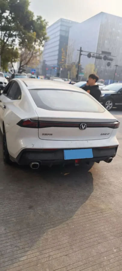 2023 ChangAn UNI-V 1.5T 188HP L4 7DCT,autocango,china used car exporter,china ev exporter,chinese used car exporter,chinese used ev exporter