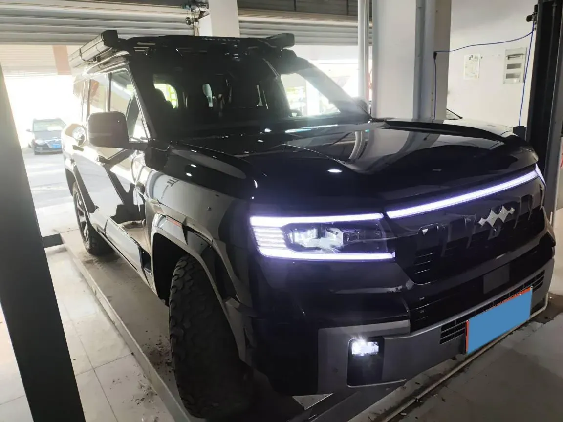 2025 FangChengBao Bao 8 2.0T 245HP L4 E-CVT PHEV 36.8KWH,autocango,china used car exporter,china ev exporter,chinese used car exporter,chinese used ev exporter