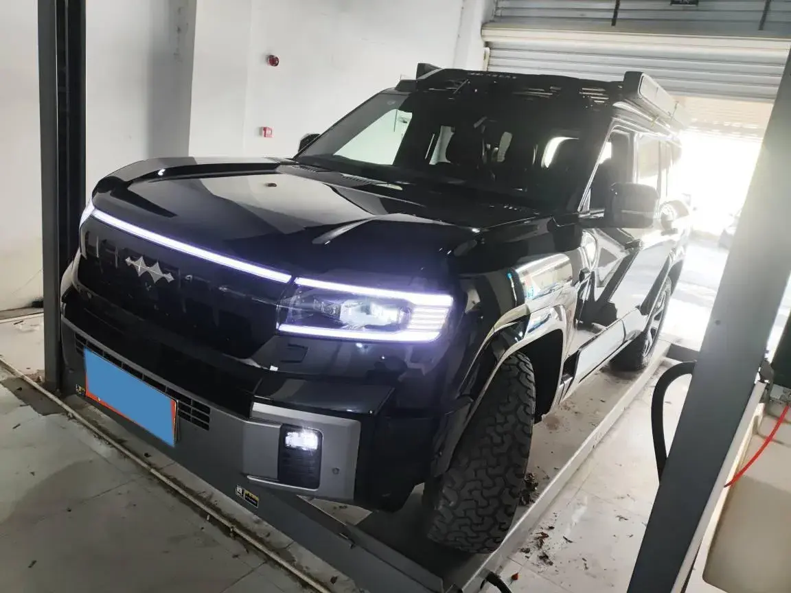 2025 FangChengBao Bao 8 2.0T 245HP L4 E-CVT PHEV 36.8KWH