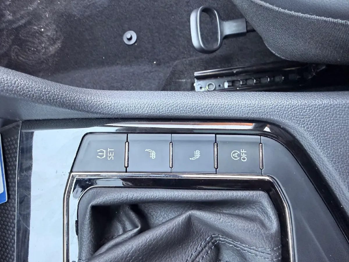 2021 Volkswagen Tharu 1.4T 150HP L4 7DCT,autocango,china used car exporter,china ev exporter,chinese used car exporter,chinese used ev exporter