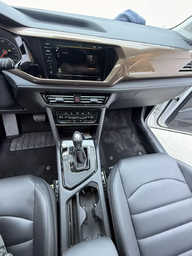 2021 Volkswagen Tharu 1.4T 150HP L4 7DCT,autocango,china used car exporter,china ev exporter,chinese used car exporter,chinese used ev exporter