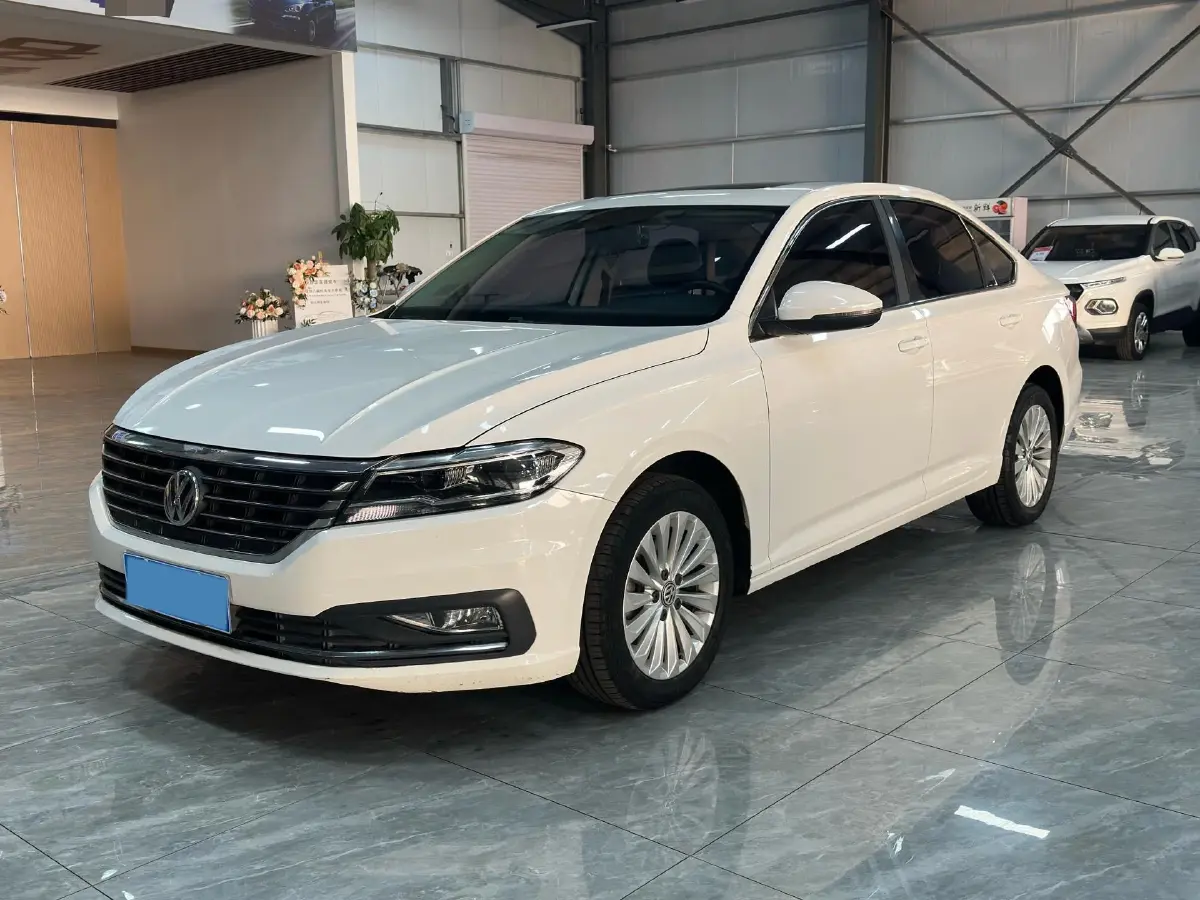 2019 Volkswagen Sagitar 1.2T 116HP L4 7DCT