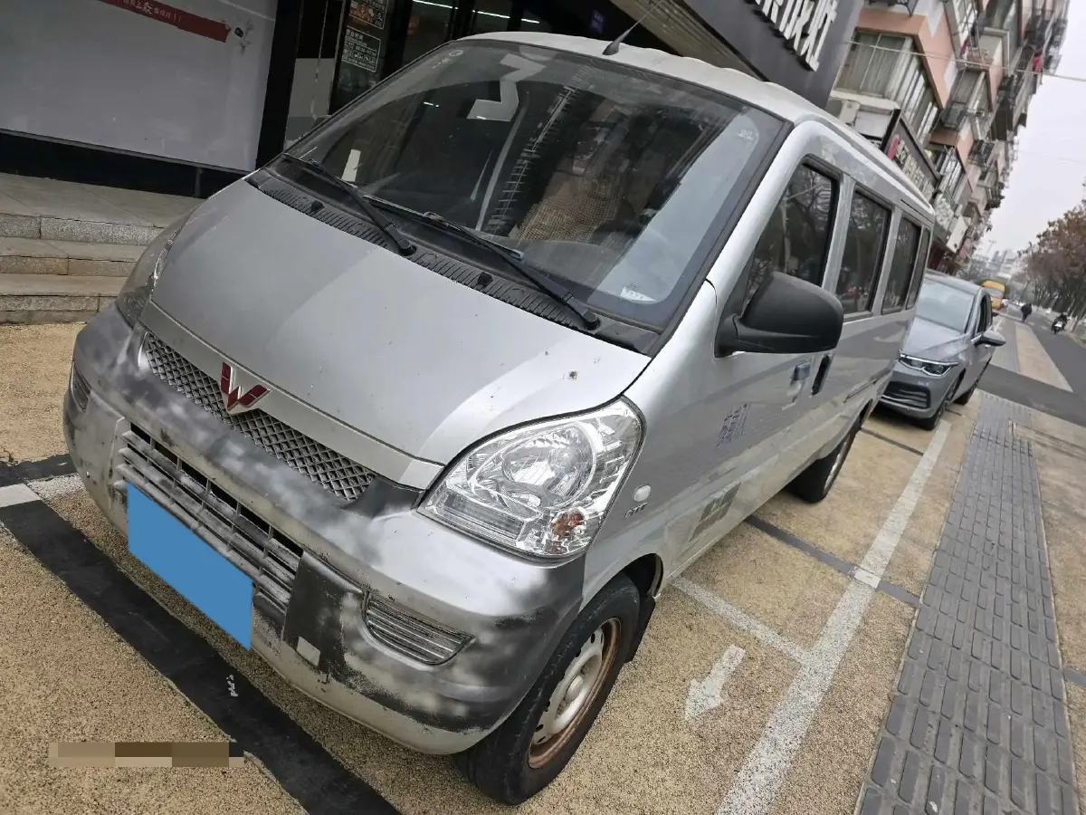 2019 WuLing RongGuang 1.5L 107HP L4 5MT