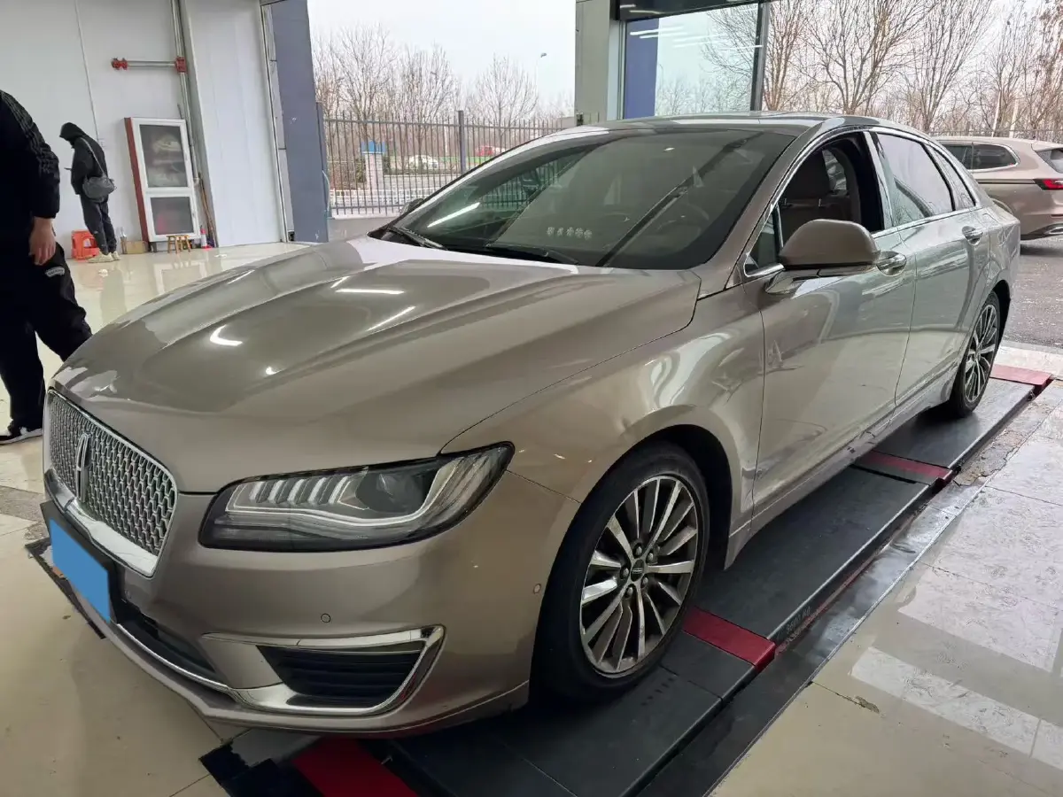 2018 Lincoln MKZ 2.0T 203HP L4 6AT