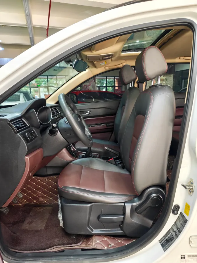 2017 LiFan MaiWei 1.8L 133HP L4 5MT,autocango,china used car exporter,china ev exporter,chinese used car exporter,chinese used ev exporter